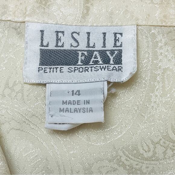 Leslie Fay Petite Sportswear Vintage cream blouse ornate pattern Size 14 PETITE - Picture 11 of 13